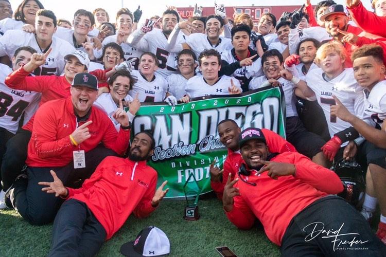 CoachRoachLJ's tweet photo. If you are a football person please join the challenge of posting a football photo. Just one (or two) picture, no description. Please copy the text in your status, post a picture, and look at some great pictures #1stwin #1stTitle https://t.co/jaqKchWCBp