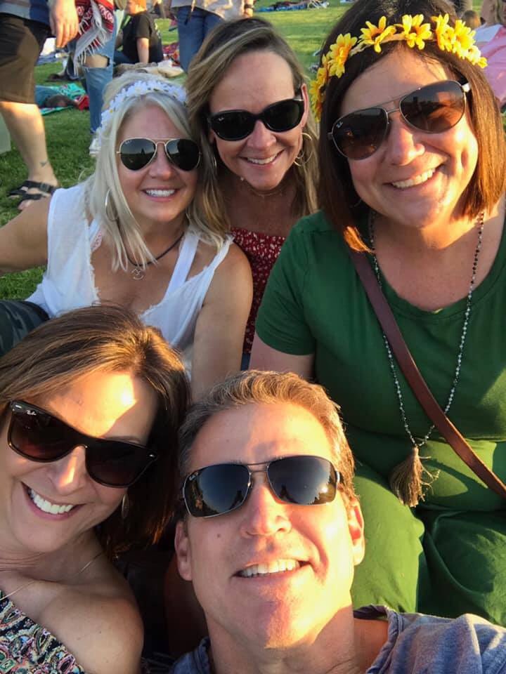 tlne728's tweet photo. Throwing it back to warmer days with good friends 😎 #TBT Thanks @davematthewsbnd for the live stream tonight with @verizon #PayItForwardLIVE #INCREDIBLE ❤️❤️❤️ https://t.co/RwybwZA5YX