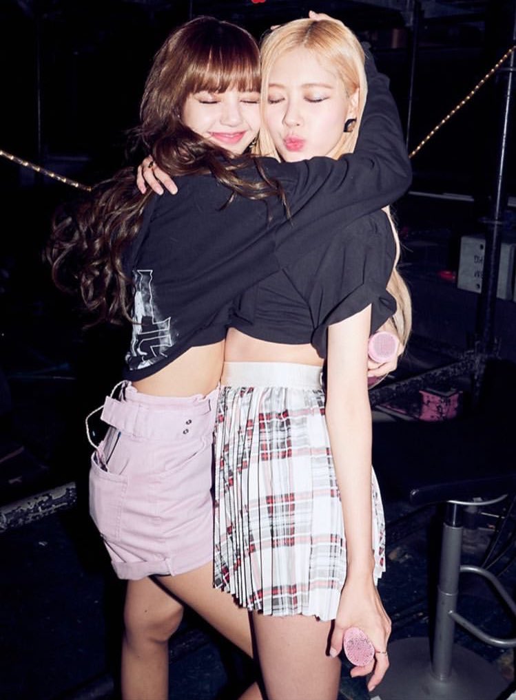 chaelisamusic's tweet photo. What is SPACE? It doesn’t exist on Chaelisa’s vocabulary https://t.co/3Sw3xvHnVX