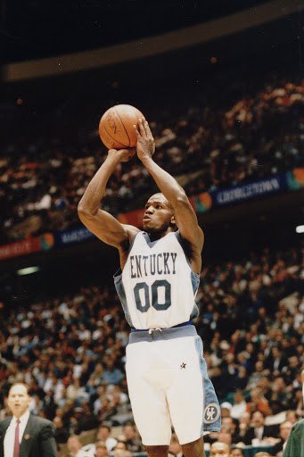 BlueTitleist's tweet photo. @KY_Clips This is tough!  Wayne Turner, Cliff Hawkins, Darius Miller, Derek Anderson, Mash, and Chuck Hayes we’re all knocking on the door! https://t.co/i65cAOrt2z