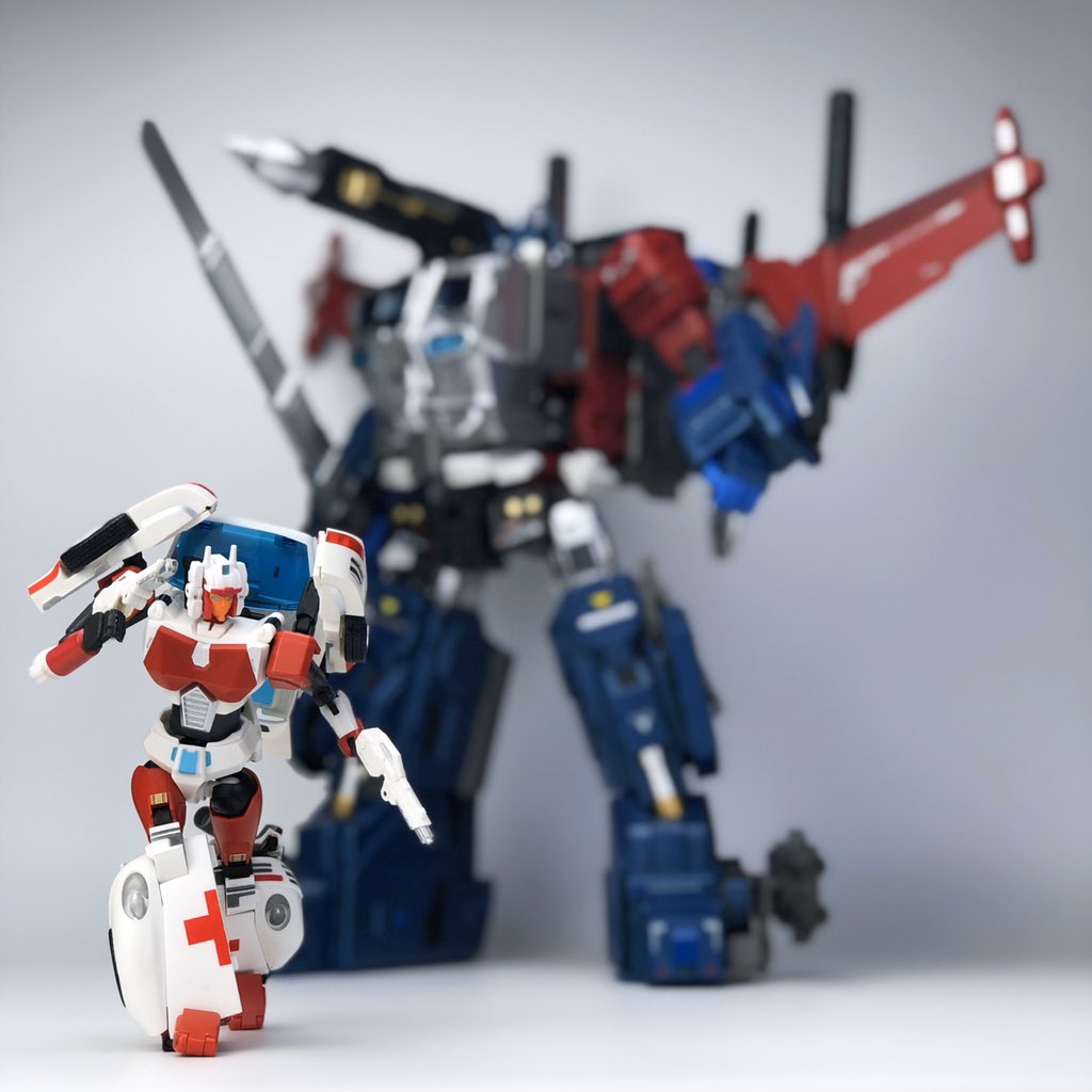 fans_hobby's tweet photo. See size comparison of MB-12 ATHENA with MB-06 POWER BASER &amp; MB-11 GOD ARMOUR! 
#fanshobby #thirdpartytransformers #powerbaser #athena #masterforce #powermaster #ginrai #minerva #juniorheadmasters #juniorheadmaster #godarmour #godarmor #godbomber https://t.co/AZqu1FvaJ8