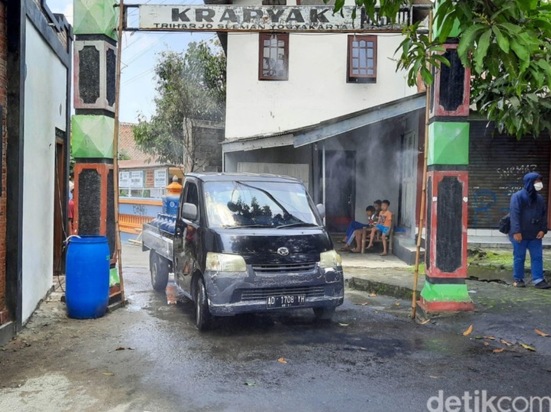 PenjahatGunung's tweet photo. CARA BIKIN GAPURA DISINFEKTAN OTOMATIS
(Disadur dari berbagai sumber)

*Boleh menambahkan jika dirasa rancu/kurang lengkap

(a thread) https://t.co/9lmFHwopFX