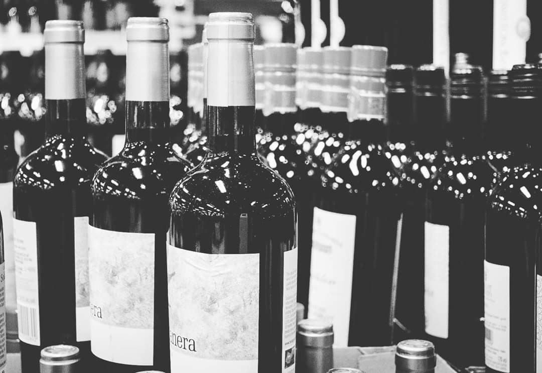 Yolo_Restaurant's tweet photo. Wine &amp; Cocktails available togo! 
Bottles starting at $9 and up.
$7 cocktails, $3 beers and $15 Sangria. 
*specials are valid with any purchase of food. https://t.co/2MAIL42J72
