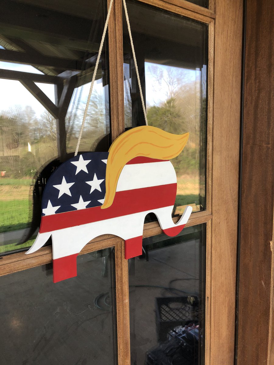 AmberFHood's tweet photo. @realDonaldTrump The COVID-19 stay at home order has me creating some TREMENDOUS door hangers 😊 #trump2020 #TrumpMadness https://t.co/vSLAxCkRct