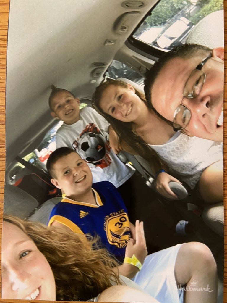 SaraJeanESL's tweet photo. Family Photo Thursday: Here is my favorite family photo, but I really miss my Citta family!!! #CittaStyle1920 @CittaElementary https://t.co/GSYytWU4KG