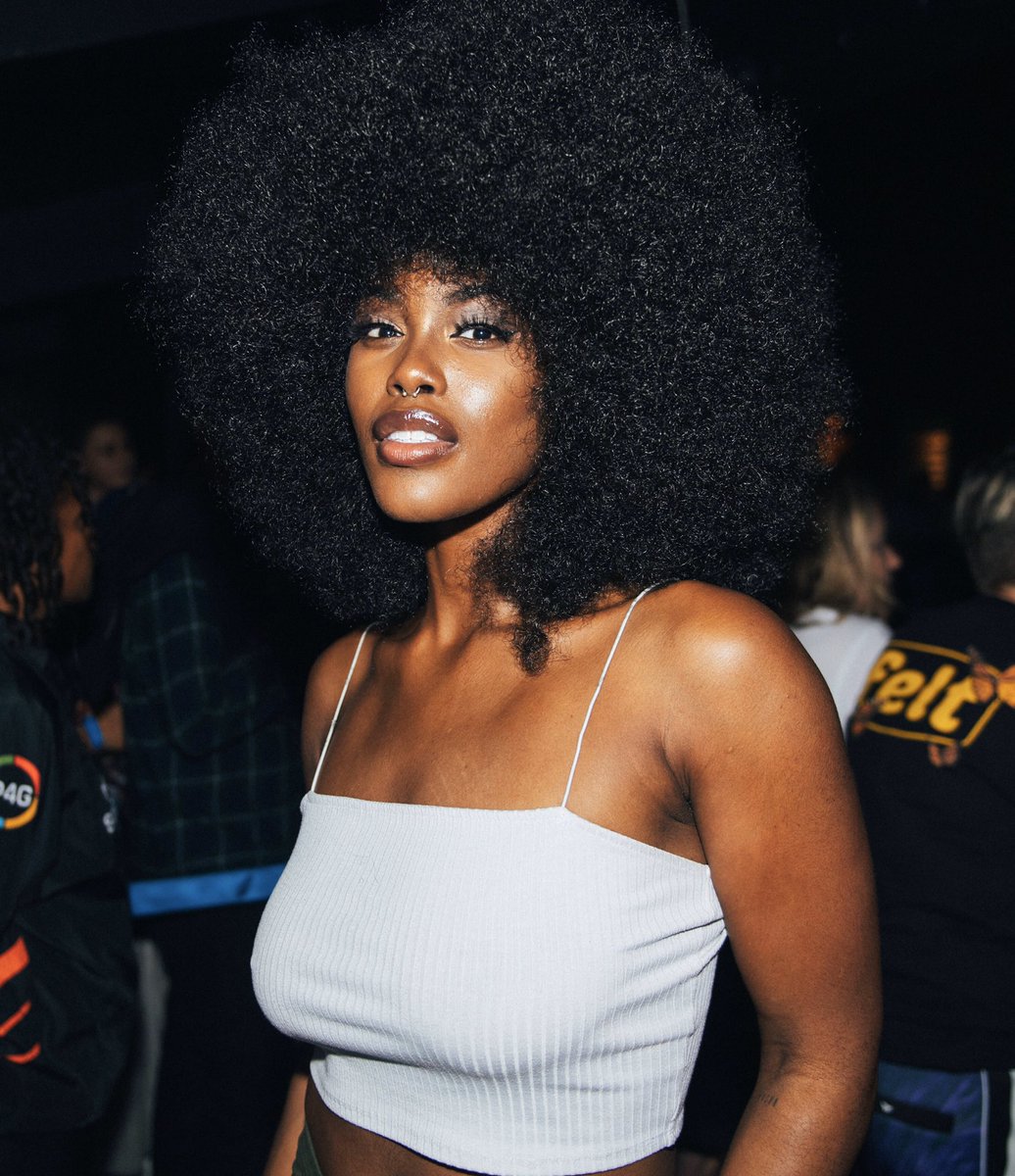 tanerelle's tweet photo. hey baby🌹 https://t.co/T5i9sWSdqb