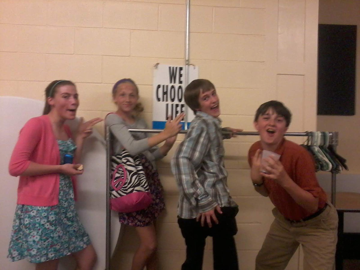 EmileePollmann's tweet photo. I love looking at old pictures and for the longest time I seemed to have 0 pictures from 2011. But today I found one of my 1st phone’s memory card and wow it’s a gold mine. https://t.co/mZzays1lBN