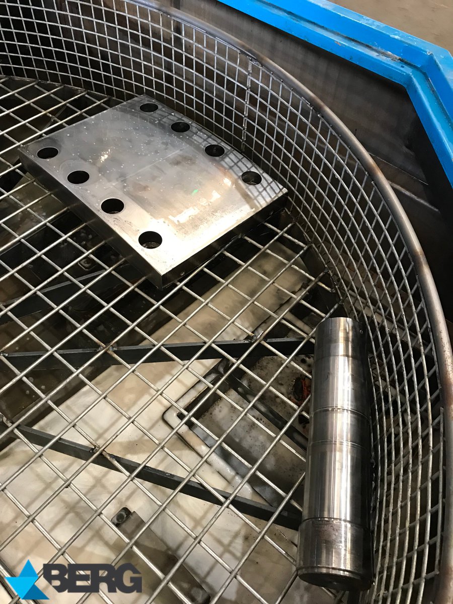 The latest addition to the Berg Engineering Gladstone Workshop: a brand new one tonne capacity automatic parts washer. The machine eliminates the need for “hands on” cleaning of parts, thus significantly reducing tool time.

 #BergEngineering #itsaBergthing