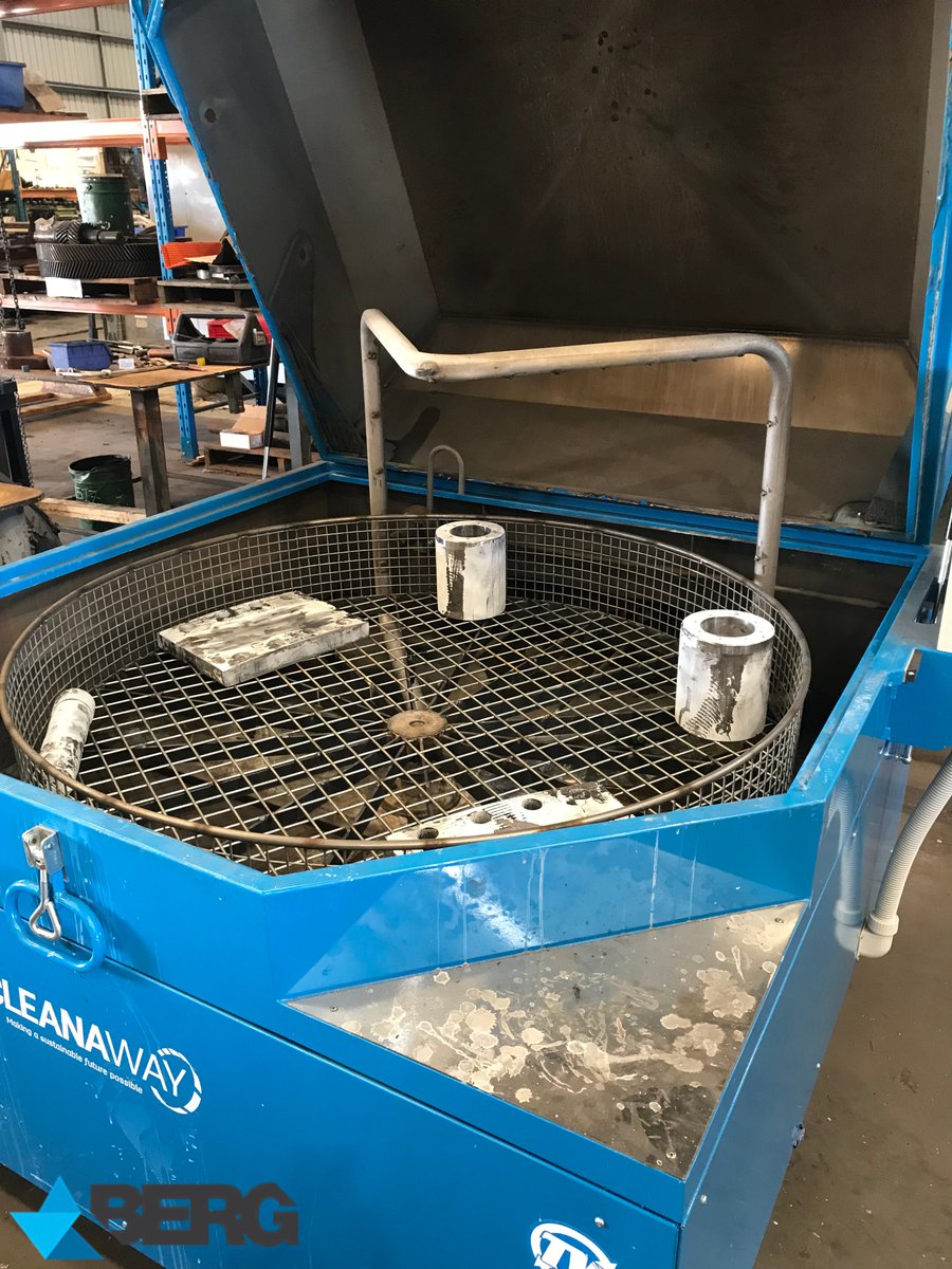 WeAreBerg's tweet photo. The latest addition to the Berg Engineering Gladstone Workshop: a brand new one tonne capacity automatic parts washer. The machine eliminates the need for “hands on” cleaning of parts, thus significantly reducing tool time.

 #BergEngineering #itsaBergthing https://t.co/iWTK94uVE9