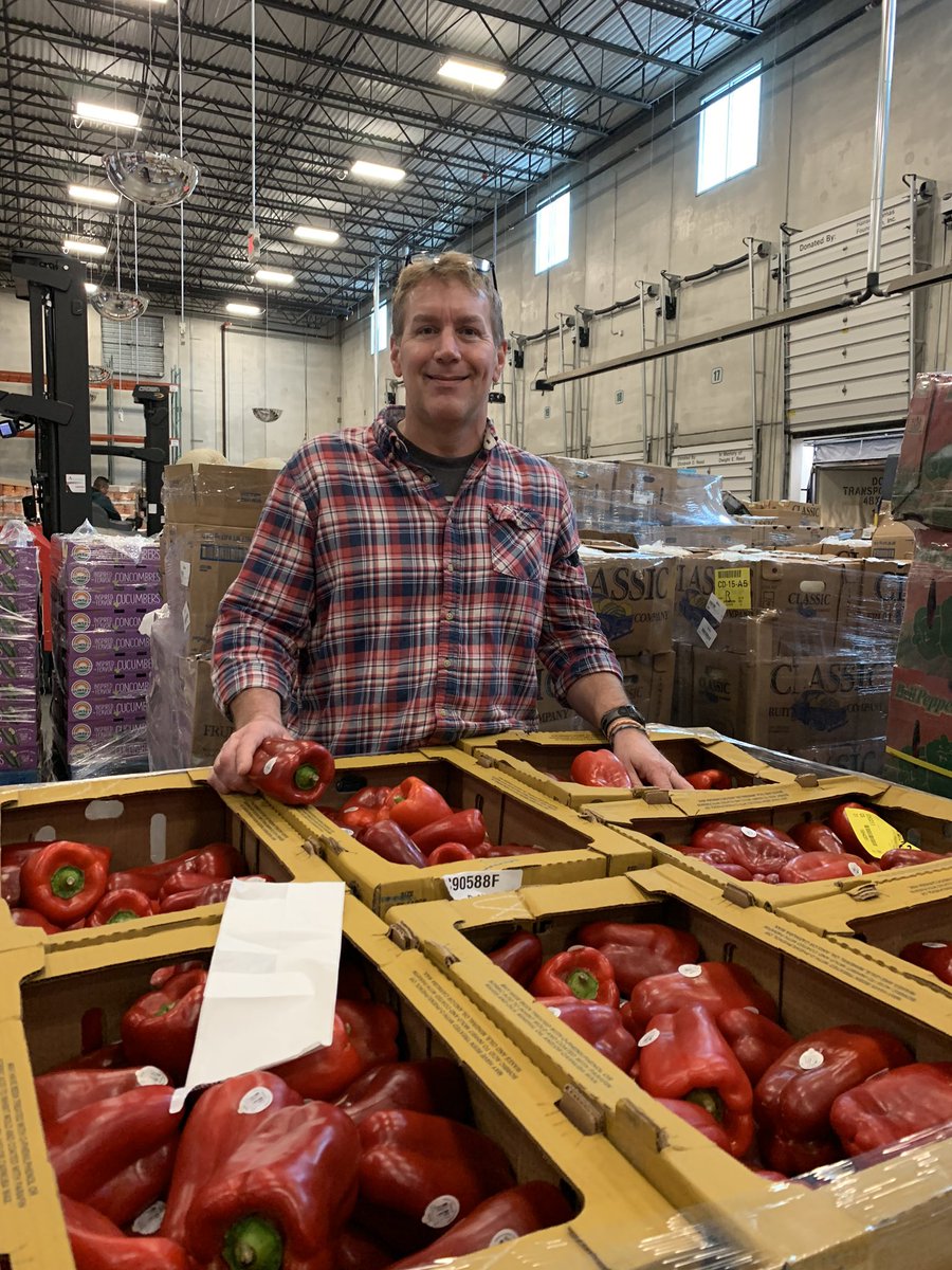 JulieBYurko's tweet photo. So many pallets of fresh fruits and veggies...all going to families in need along with COVID-19 emergency boxes.  Amazing Operations Team @ILfoodbank making it happen! #Grateful #TogetherWeCanSolveHunger https://t.co/FYwBguhXRz
