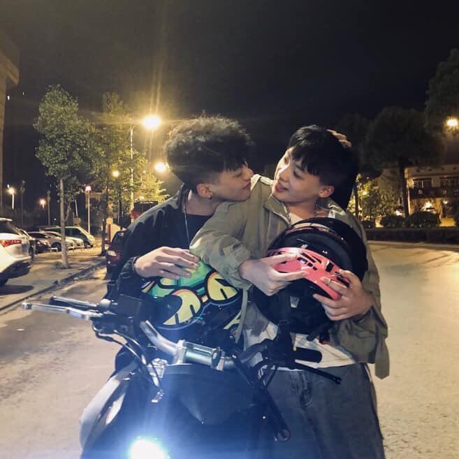 FwbTp's tweet photo. Xe đẹp hay trai đẹp? https://t.co/xoqFoZemcm