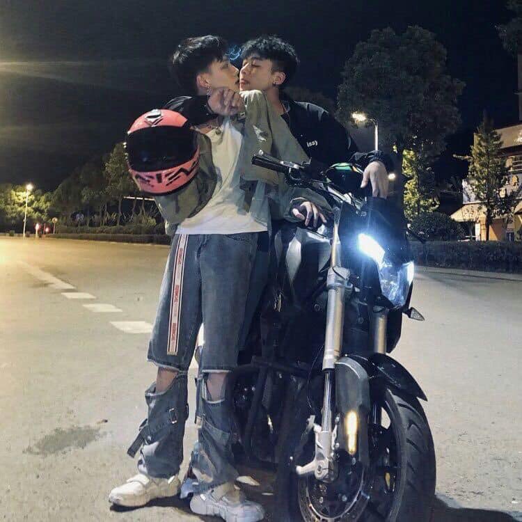 FwbTp's tweet photo. Xe đẹp hay trai đẹp? https://t.co/xoqFoZemcm