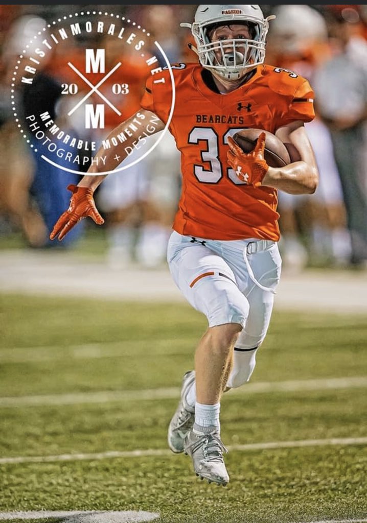 bearcat2208's tweet photo. If you’re a football person please join the challenge of posting a football photo. Just one picture, no description. Please copy the text, post a picture, and look at some great memories/pictures. https://t.co/EJn4sbVCVL