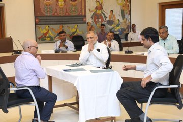 BcjdJnu's tweet photo. within   a fortnight and reinforce our fight against COVID -19. We are not wanting face the scenarios like USA, China, and Italy. But every stake holders need to follow lock down and all precautionary measures advised by WHO,,, 

We shall win, Corona Must defeat,,,Our Cm Our hero https://t.co/nPinqpr3fw