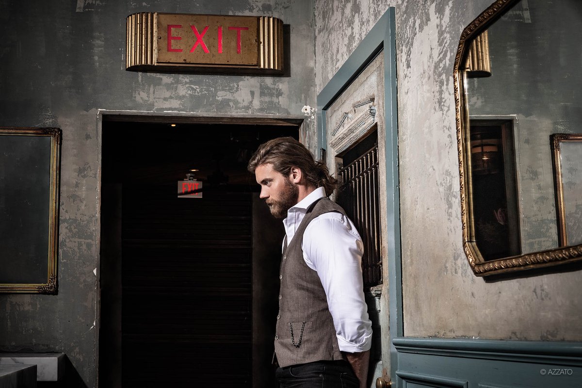 DhampirCaine's tweet photo. Dhampir
Halfblood
Bartender
Defends the innocent 

Owns the Shattered Cup Tavern
Come have a drink
If not let's go hunting

#SupernaturalRP
#SPNRP 
#WitcherRP 
#castlevaniaRP

Writer tag #Anaventis 

More info in tweets below

Retweet for a shot from your favorite bartender https://t.co/Z7htU9llPJ