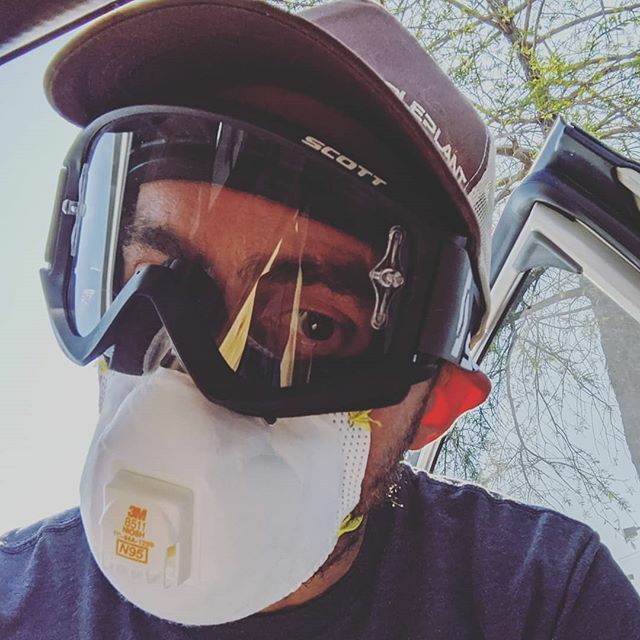 gabesound's tweet photo. Trendy look these days when venturing outside and into a shop.. MTB (or skiing) goggles work well for eye protection! https://t.co/iNdOiA9TGv https://t.co/JCrhFEspby