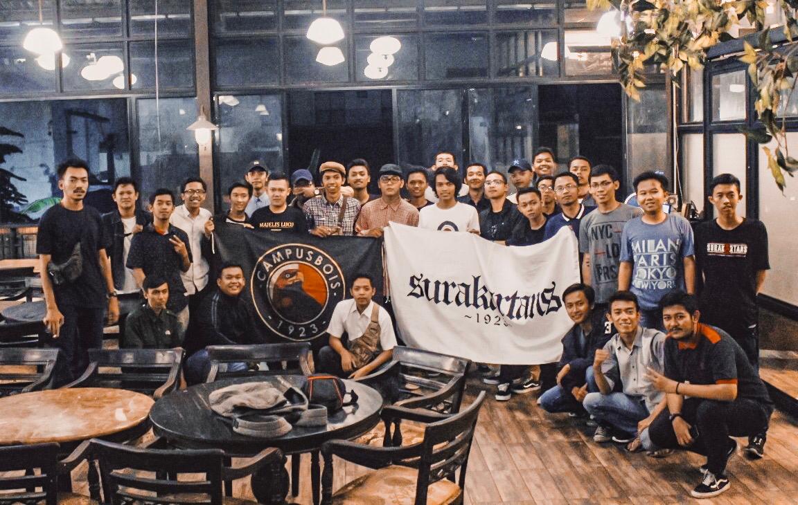 jusufkr's tweet photo. Rumongso Melu Handarbeni, Wajib Melu Angrungkebi. Mangayubagyo @campusbois1923 🙏🏻🙏🏻
#4everPure
#4aAlways
#4thCampusBois1923 https://t.co/TsEDi6cFnY