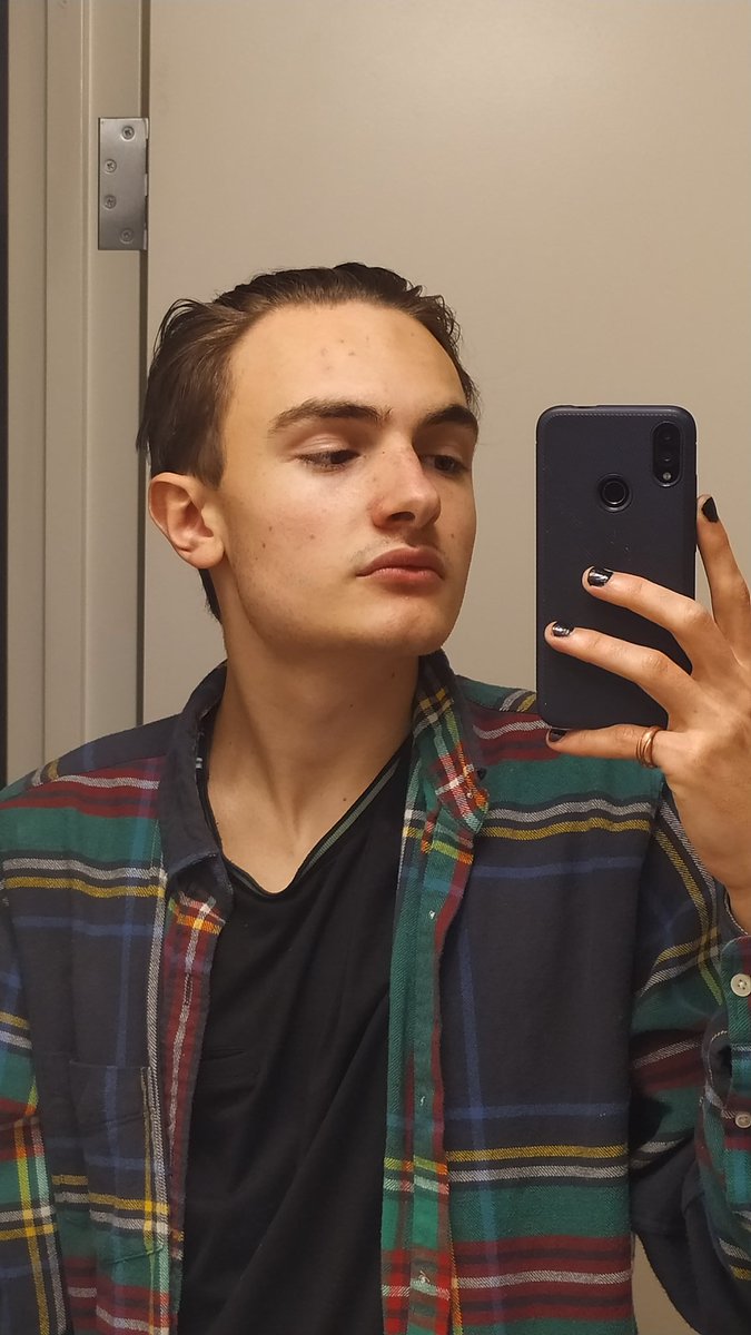 _JuuneBuug's tweet image. Good angles vs bad angles, 10 seconds apart #anglechallenge