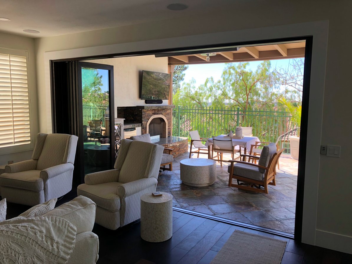 Folding_Doors's tweet photo. Another beautiful renovation complete with the Centor USA folding door and integrated shade and screen. Contact us now to learn more information about how you can transform your own home.

#thefoldingdoorstore #foldingdoors #bifolddoors #bifoldingdoors #homeremodel https://t.co/LUsP8fH4pk