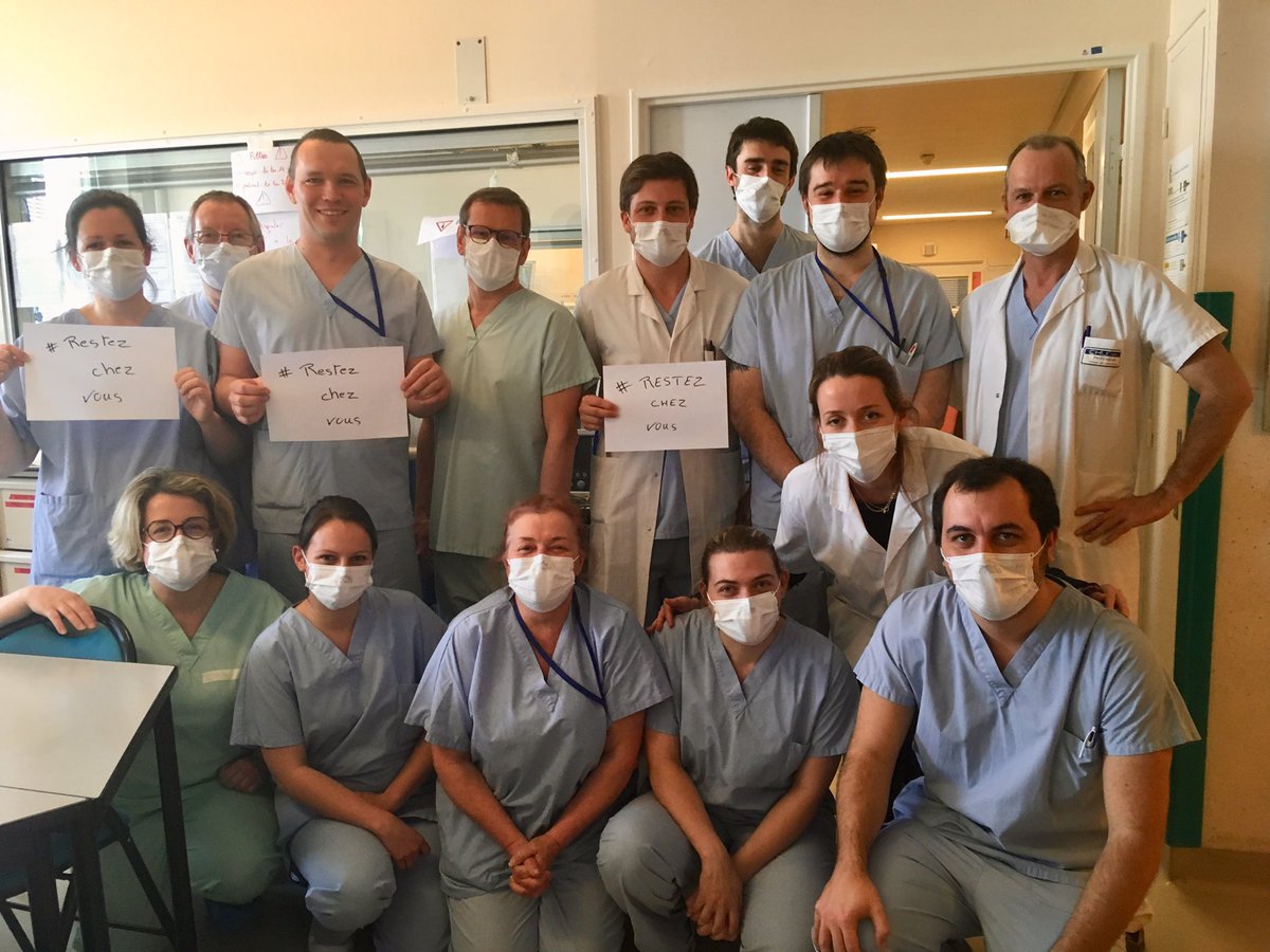joelbruneau's tweet photo. Ils sont en première ligne depuis le début de la crise. Ils prennent soin des patients les plus graves. Mille mercis et reconnaissance de tous les Caennais à l’équipe du service de réanimation médicale unité COVID-19 du #CHU de #Caen #RestezChezVous https://t.co/5VwHq2Mvwu