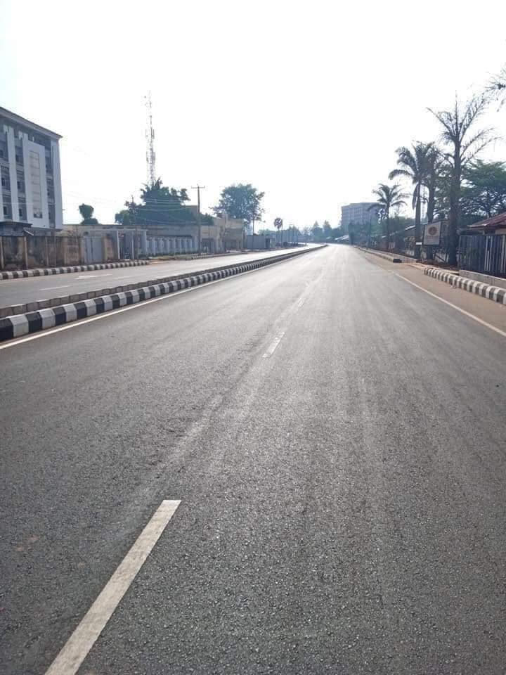 InsideKaduna_'s tweet photo. A section of Kaduna State this morning. 
Thank you for complying.
Together we will defeat the virus. #CovidOut #BeSafe #StayHome https://t.co/8NHivmwWQG