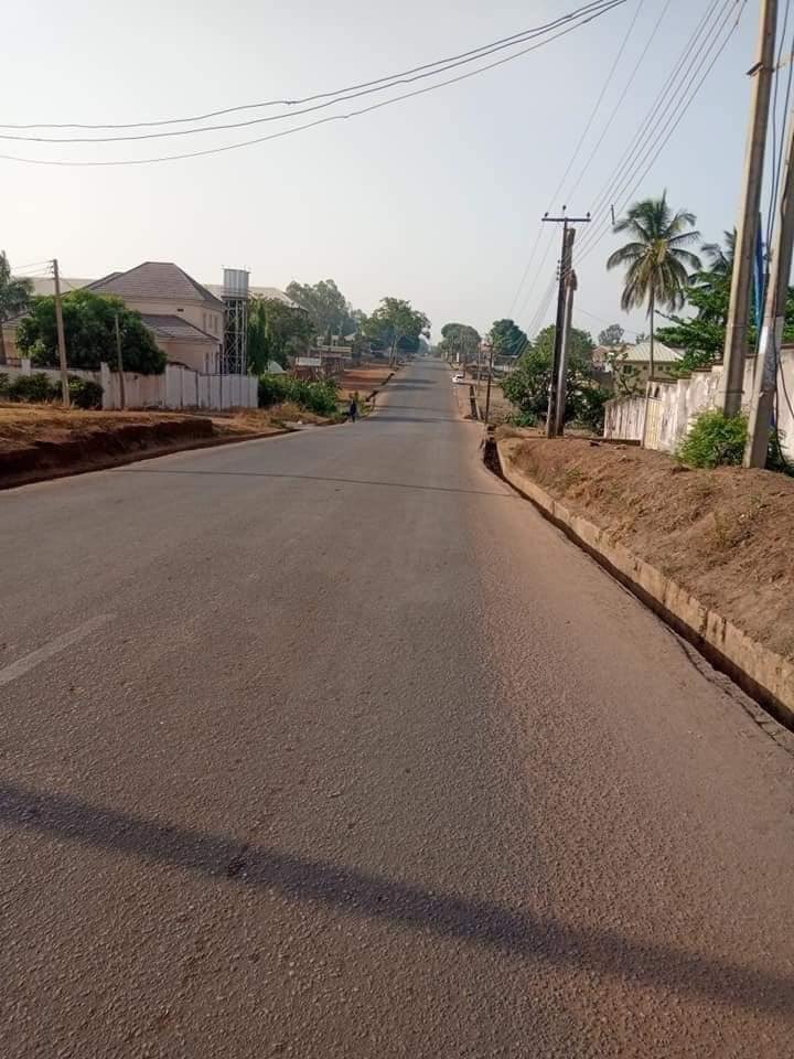 InsideKaduna_'s tweet photo. A section of Kaduna State this morning. 
Thank you for complying.
Together we will defeat the virus. #CovidOut #BeSafe #StayHome https://t.co/8NHivmwWQG