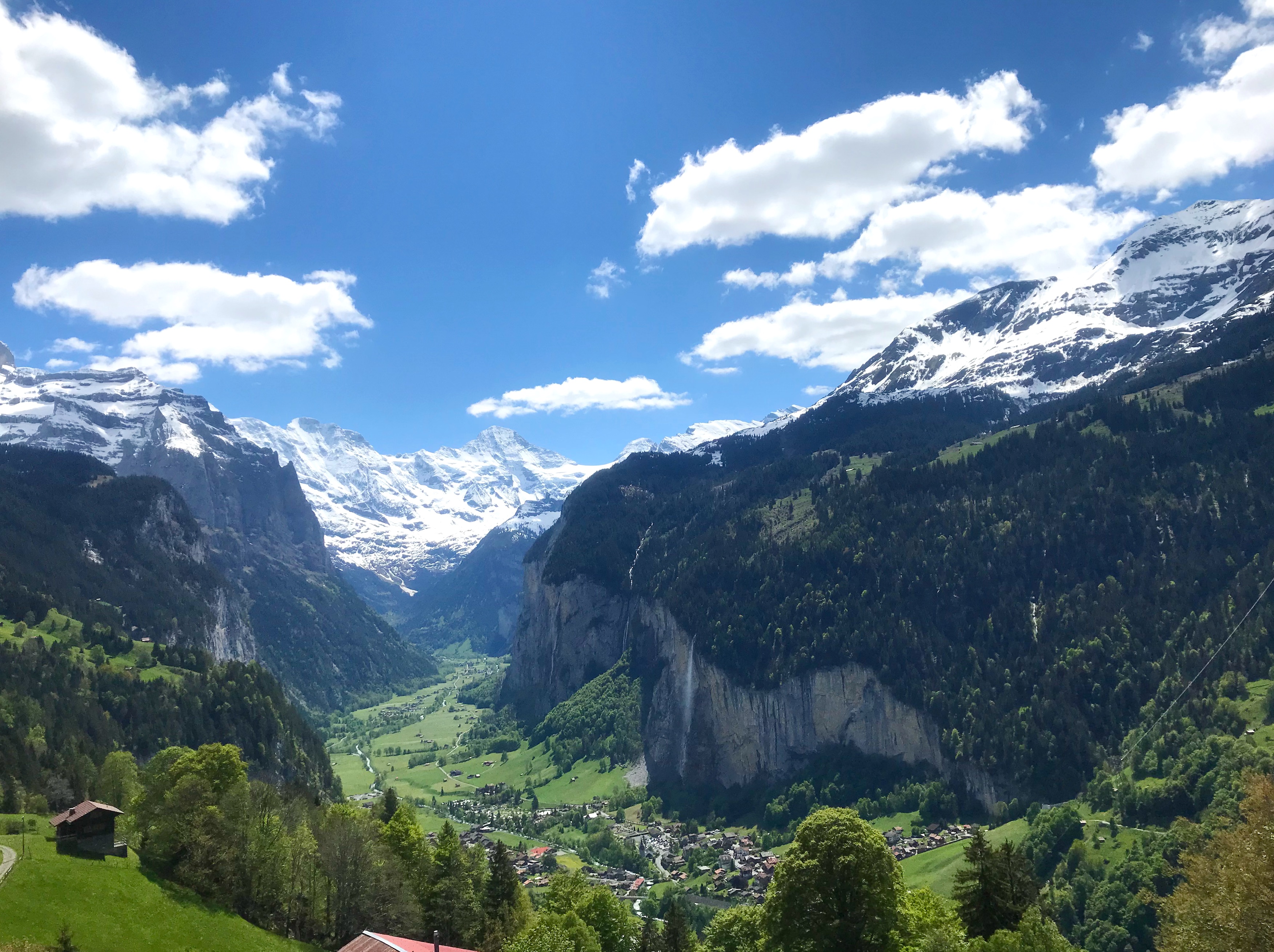 アルプスの少女ハイジ 公式 Pa Twitter ハイジの国スイスの写真 もう一つのハイジの舞台 山小屋のあるマイエンフェルトはハイジの舞台として有名ですが 実は高畑勲氏や宮崎駿氏らが現地取材で赴いた ユングフラウ 地方もアニメの世界に大きな影響を与えてい