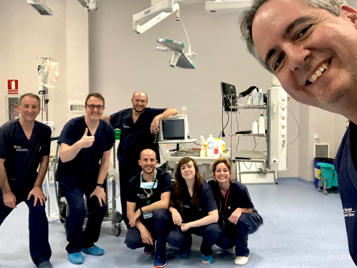 CienciaUCHCEU's tweet photo. Puesta a punto del prototipo de ventilador mecánico de turbina #ACUTE19 para pacientes con #coronavirus #COVIDー19
Los anestesiólogos #veterinarios @uchceu @nachorredondo y Jaime Viscasillas preparan el testado en modelo animal en el #HCV 🏥
#GraciasHéroes
https://t.co/EeRRnSVnio https://t.co/UOY1M3lQOq
