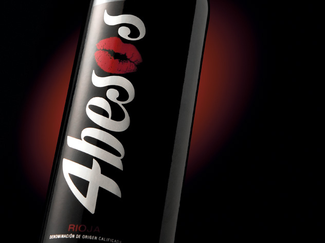 Todavía no podemos abrazarnos, todavía no podemos dar besos a nuestros seres queridos, pero mientras tanto, puedes bebértelos... saldremos de esta. #yomequedoencasa #quedateencasa #LardePaula #4besos #conlardepaulasabemejor