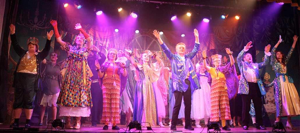 Lyme Regis Pantomime tweet media