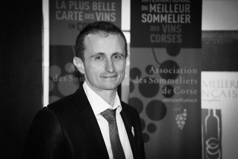 Très heureux de faire partie de la première promotion française du diplôme de « French Wine Ambassador » #expert #vinsfrançais #spiritueuxfrançais #ecoleduvindefrance #diplôme #newprojectcomingsoon #sommlife🍷🍾🎉📘