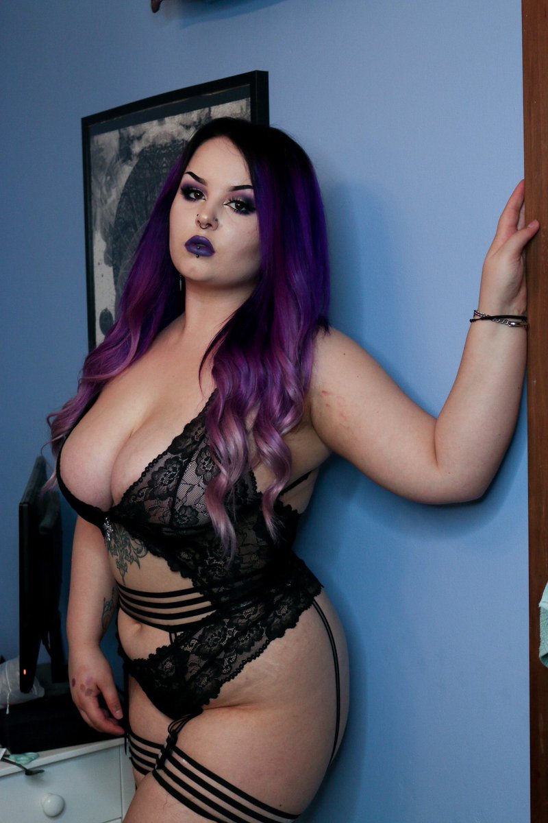 Azariah_Moon's tweet photo. Go check out my only fans I’m in the top 12% of all creators on the site ! only $15 a month, unsubscribes at anytime 
https://t.co/zQFm9Rf5ES https://t.co/JysisFgAM9