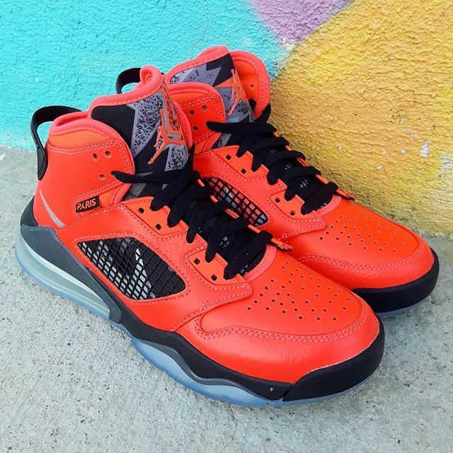 LoverSneakers's tweet photo. 💥Super Precio 99€💥
Air Jordan Mars 270 PSG Paris Saint-Germain 
Size GS - Precio: 99€ (Spain &amp; Portugal Envíos Gratis a Partir de 70€) https://t.co/nEDa5irsea

#loversneakers  #sneakerheads #sneakers #kicks #zapatillas #kicksonfire #kickstagram #sneakerfreaker #sneakernews… https://t.co/tj9pOCAnLo