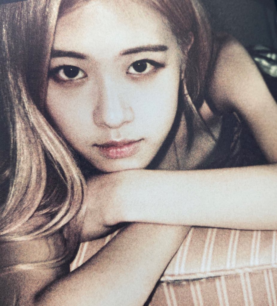 roseyarchive's tweet photo. rosé from lisa’s photobook https://t.co/xR2eRq4KbQ