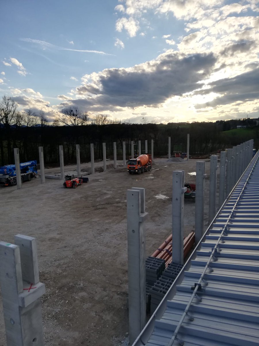 Every Hatchery starts with a solid foundation. Currently the first work for the new Hatchery of Eiermacher Austria is done. Besides the incubation technology, HatchTech will also install cooling, heating and ventilation systems for the new building.