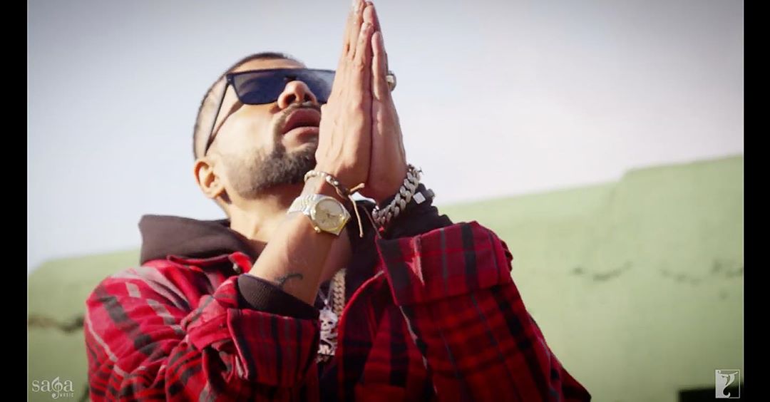 Aviy0009's tweet photo. Phir Ek Tera Pyar NOW PLAYING exclusively on @yrf. A joint venture between YRF Digital, Saga Music and Kali Denali Music. Chrous @devika.chawla. Music @shaxeoriah. Video @desihiphopking. Shoutout @sumeetsinghm @sagamusicofficial @kalidenalimusic and all my DIEHARD followers. https://t.co/dk8LsyaUgy