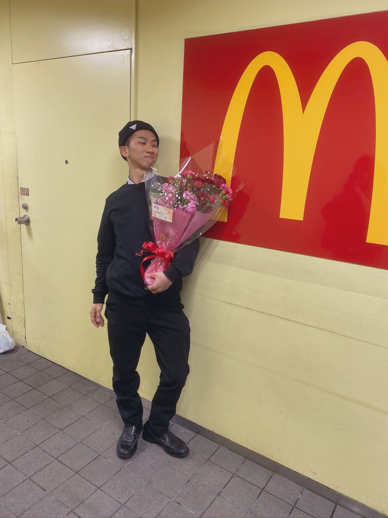 hiro_takeda__'s tweet photo. 4年間で多くの事を
経験できました。
ありがとうございました！
ハッピーエンド 🤫 https://t.co/DGIoITkOim