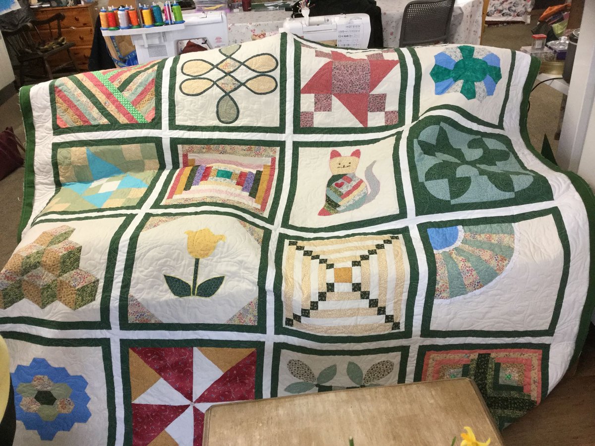 sallyannsews's tweet photo. #patchworkworkshop #patchworknotts #craftybetty
Cathy had her quilt professionally long-arm quilted, worth doing on something her mum spent hours on, putting together the blocks. Cathy has done the sashing and borders - the final piece is beautiful. 🙂
https://t.co/PNfSIvUtBK https://t.co/2NSe1dT0eC
