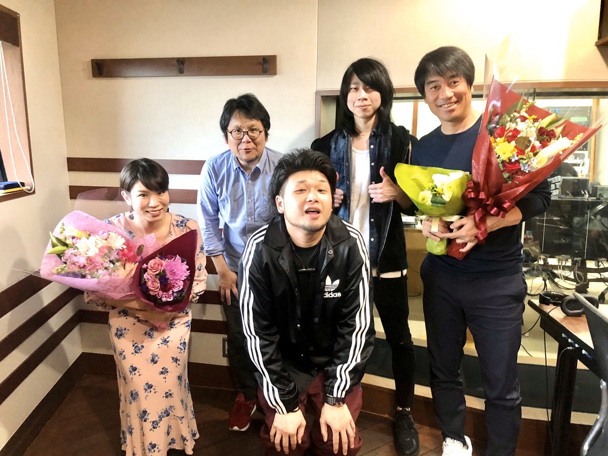 haru28maki's tweet photo. 番組を通して関わってくださった全ての皆様に感謝の気持ちでいっぱいです。
幸せな一年間を本当にありがとうございました！！！
みんな大好きです😭😭😭 
#tokyofm
#tspg
#最終回 https://t.co/9v45hWoG9s