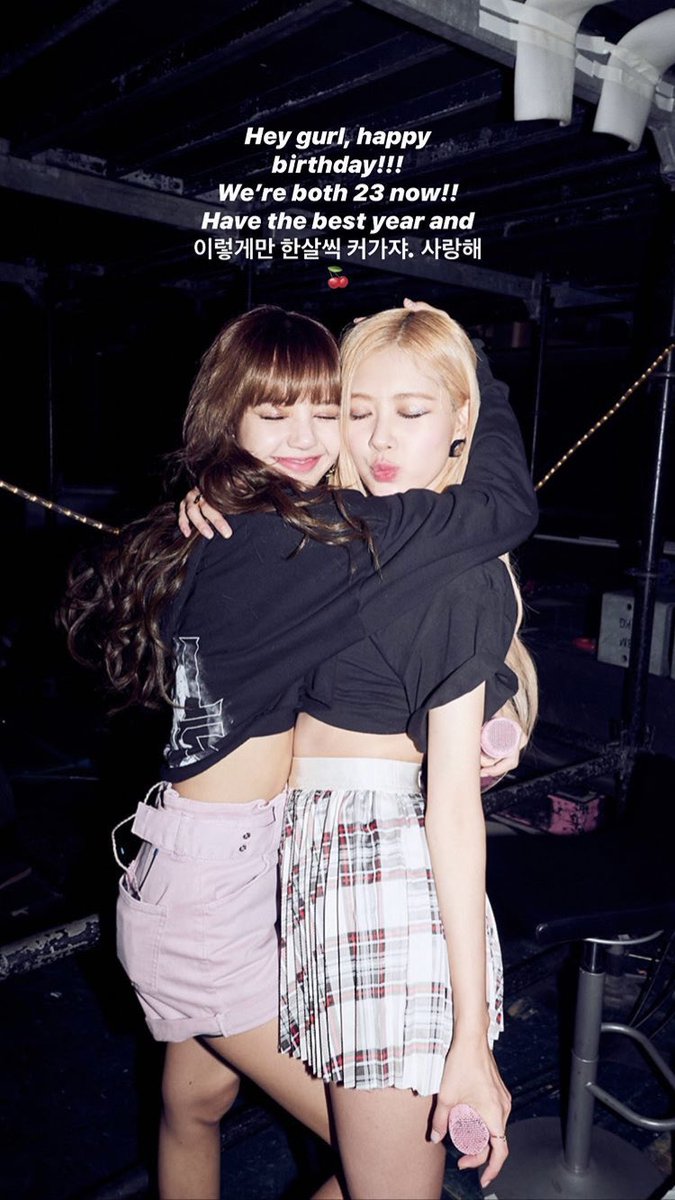 roseannenism's tweet photo. rosé posted lisa’s bday wishes BUT didnt tag her, lisa reposted after rosie tagged her BUT WITHOUT any words or gifs, rosie was upset and ASKED LISA to repost and add smtg, then LISA REPOSTED AGAIN CALLING HER HONEY WITH A GIFS.
IDK WHATS MORE COMPLICATED THAN CHAELISA FRIENDSHIP https://t.co/VPnwS0UTRW