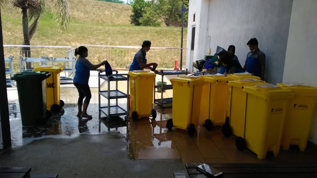 .<a href="/UoNMalaysia/">University of Nottingham Malaysia</a>'s Security and Cleaning colleagues are part of our essential team who are still working on campus, despite the Restricted Movement order. We are very grateful to them. Thank you.