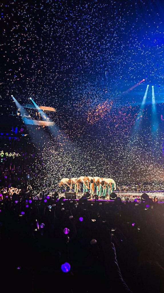 KA80354697's tweet photo. We will see you soon. We will wait for you. Wait for us too. We miss you as much as you guys miss us. Army and BTS stay healthy please. We can all get through this tough time hand in hand. Love y’all. 💜💜💜 #ARMYwillwaitforBTS https://t.co/5sW2OnNfML