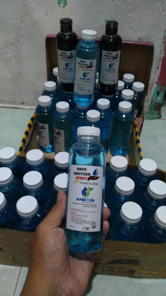 Handsanitizer dari martha tilaar 250 ml only 65k 😉
Order by WA : 081213645291
#handsanitiser #maskerkain #maskermurah #maskersensi