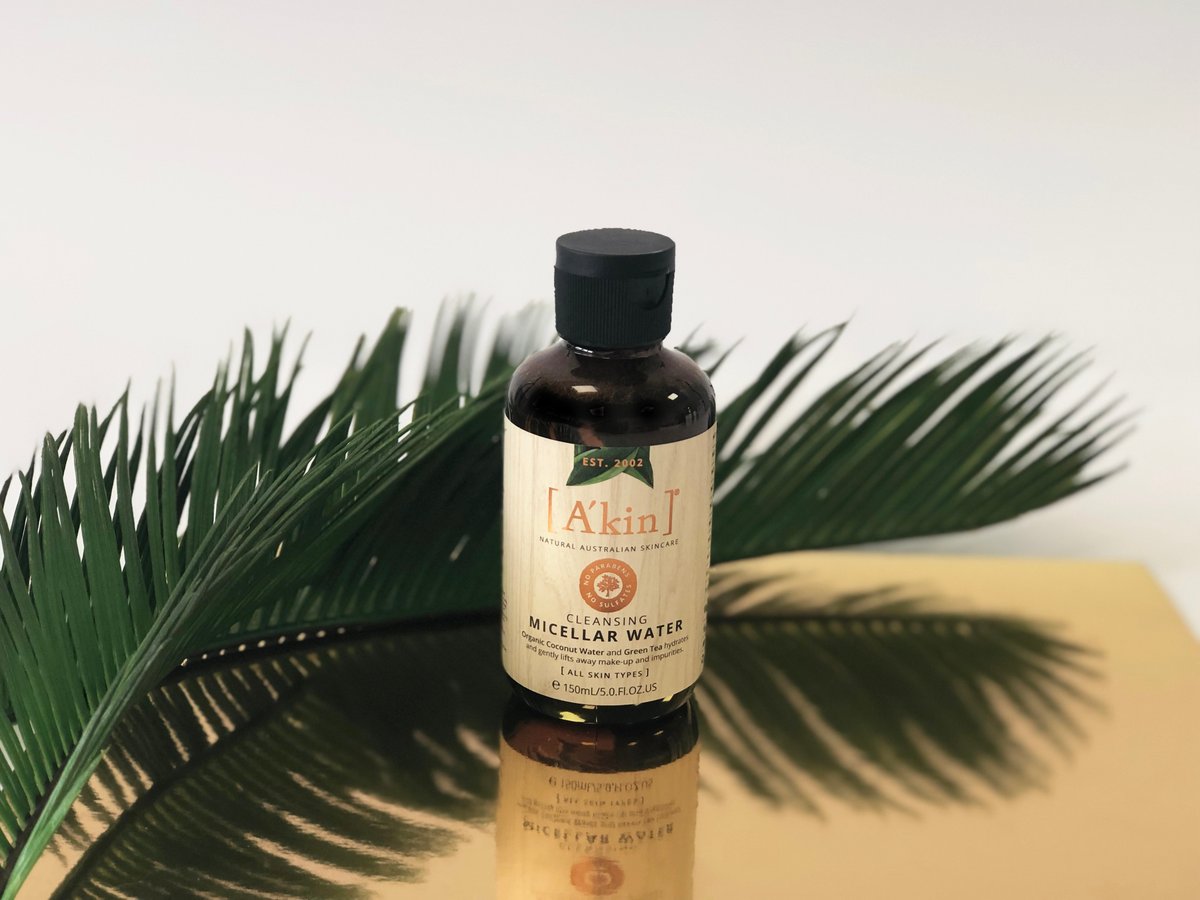 Hydrating Micellar Water = your secret weapon for clean, clear and refreshed skin this spring

✅ Certified Organic Coconut Water hydrates and nourishes🥥⁠
✅ Green Tea protects against free radical damage and environmental pollution🍵⁠
✅ Cucumber cools and soothes the skin🥒