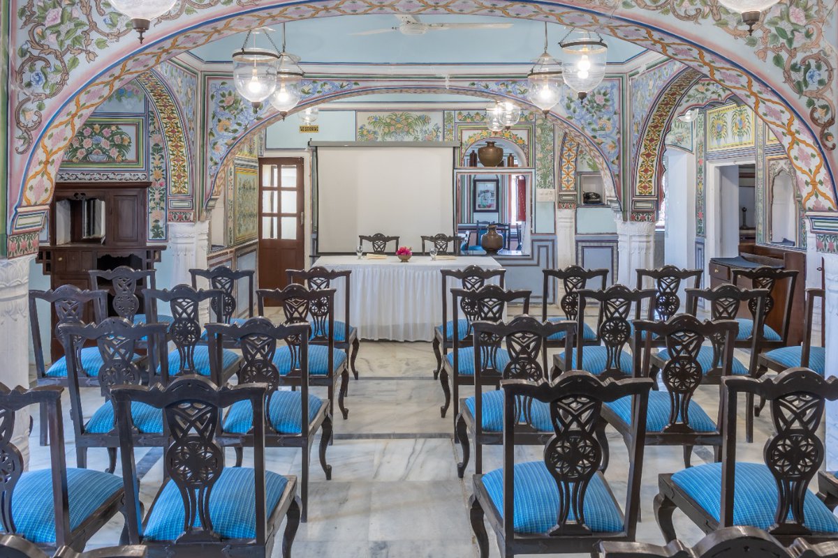 CastleMandawa's tweet photo. For any professional meetings or conferences, we have got you covered. Make reservations at castle Mandawa  for all your professional needs! https://t.co/cos1Km93ba