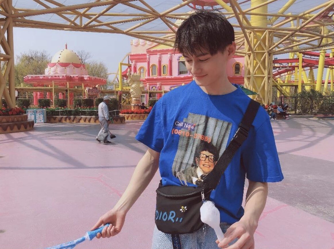 wang zhuocheng being the boyfriend that he is; a (very necessary) thread