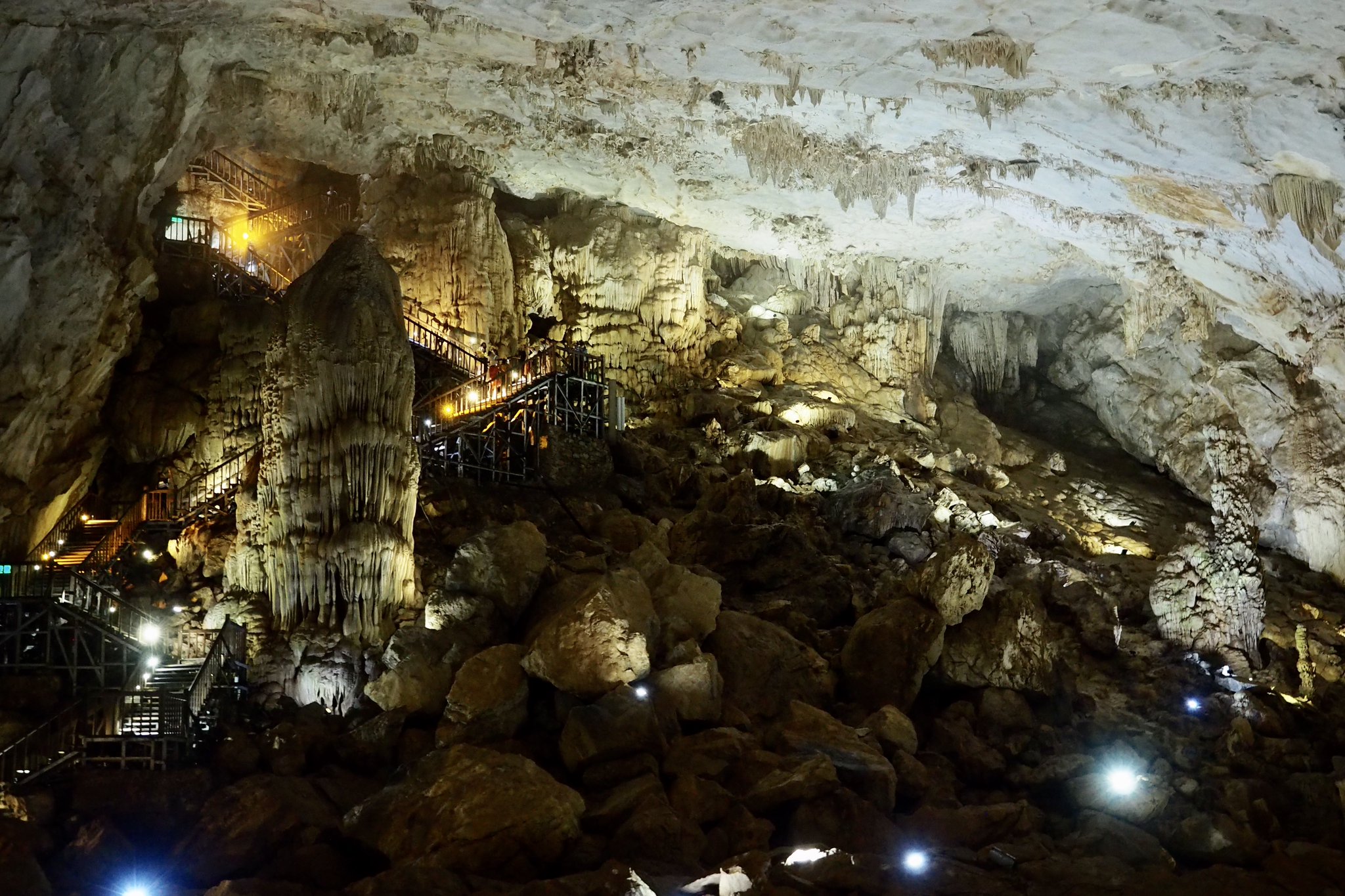 Twitter এ 公式 His 秘境旅行専門店 Nature Wolrd フォンニャケバン国立公園には世界最大級の鍾乳洞が複数あり いずれも 鍾乳洞内部はカラフルにライトアップされている為 感動せずにはいられない景色は広がっているのでぜひお勧めです ベトナム中部世界遺産紀行 Twitter এ 公式 His 秘境旅行専門店 Nature Wolrd フォンニャケバン国立公園には世界最大級の鍾乳洞が複数あり いずれも 鍾乳洞内部はカラフルにライトアップされている為 感動せずにはいられない景色は広がっているのでぜひお勧めです ベトナム中部世界遺産紀行