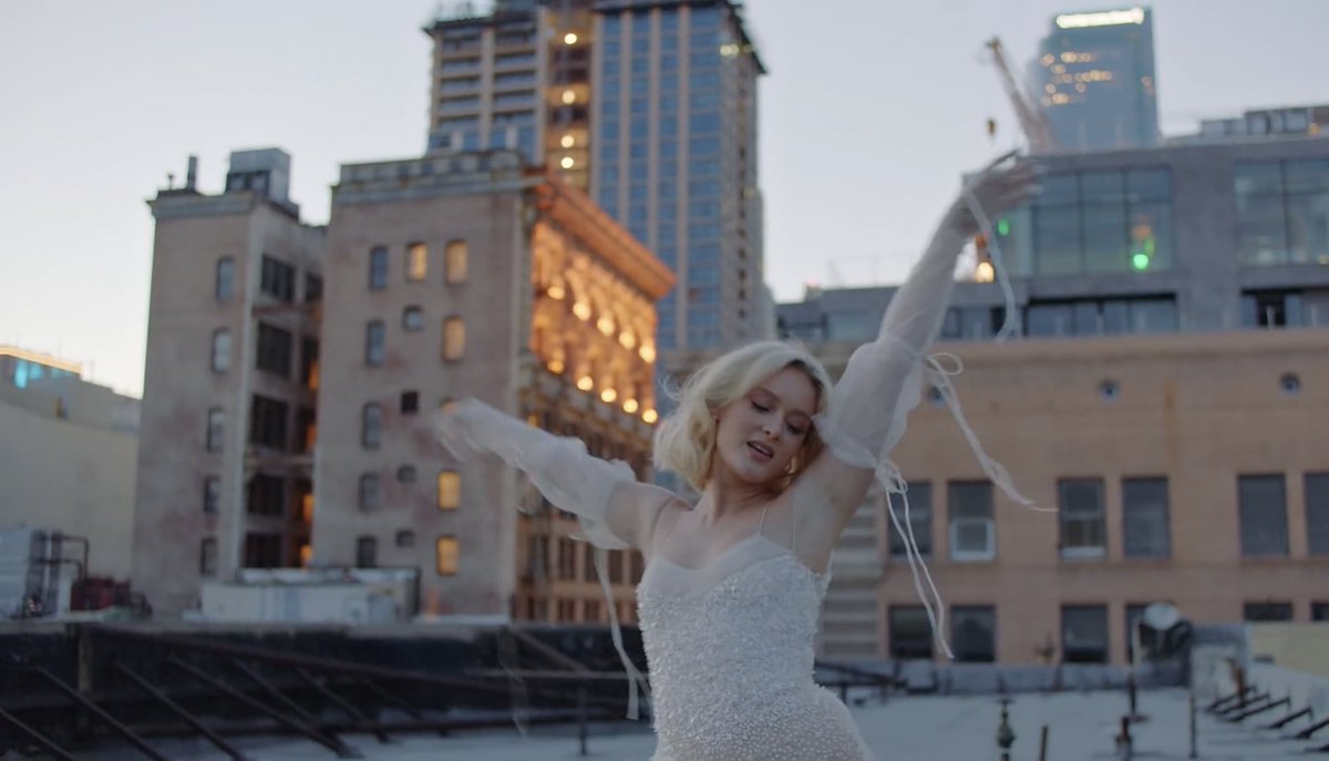 carrie_simmer's tweet photo. Omg hi angel @zaralarsson https://t.co/wxisJ4EqHP