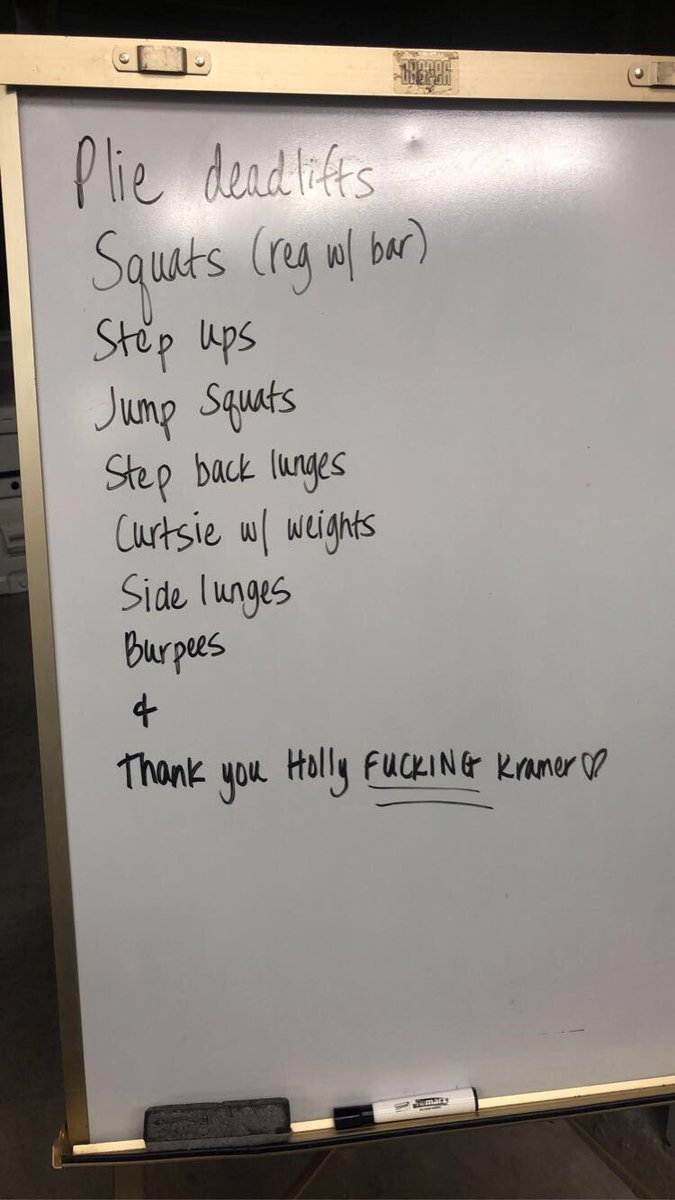Kelly 🤍🧡 tweet media