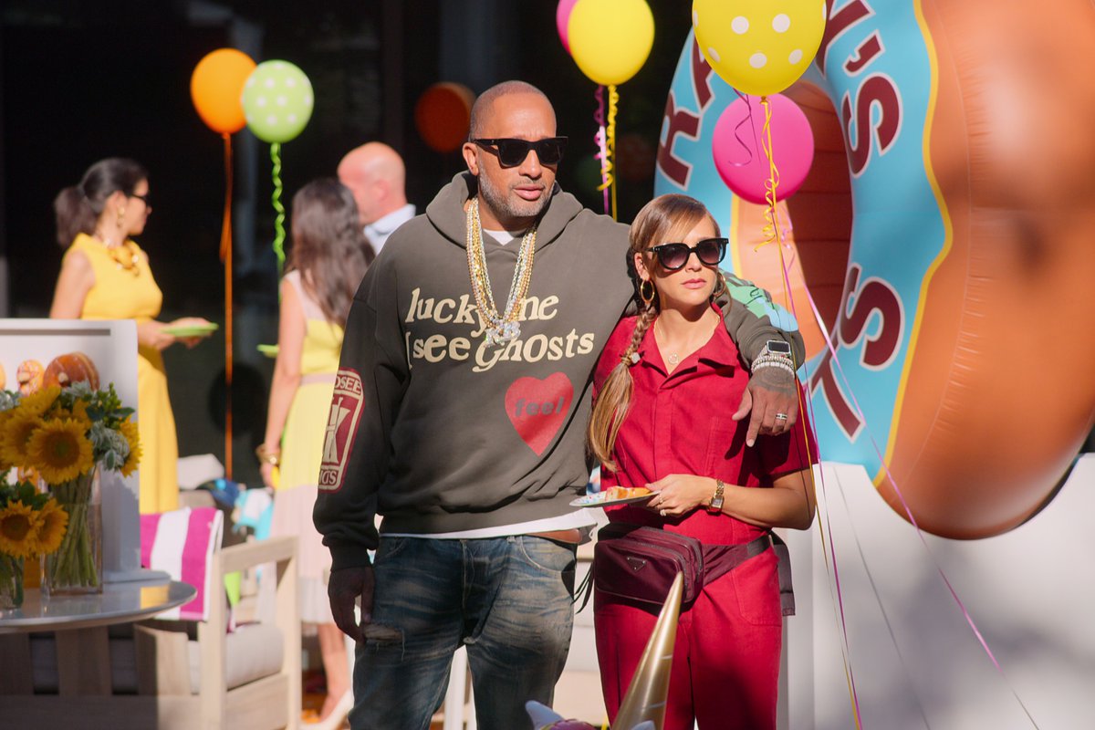 MelenialMag's tweet photo. First look images of new @NetflixSA original from Kenya Barris. #BlackAF starts streaming April 17! 

How keen are you? https://t.co/TQa3uXbnFj